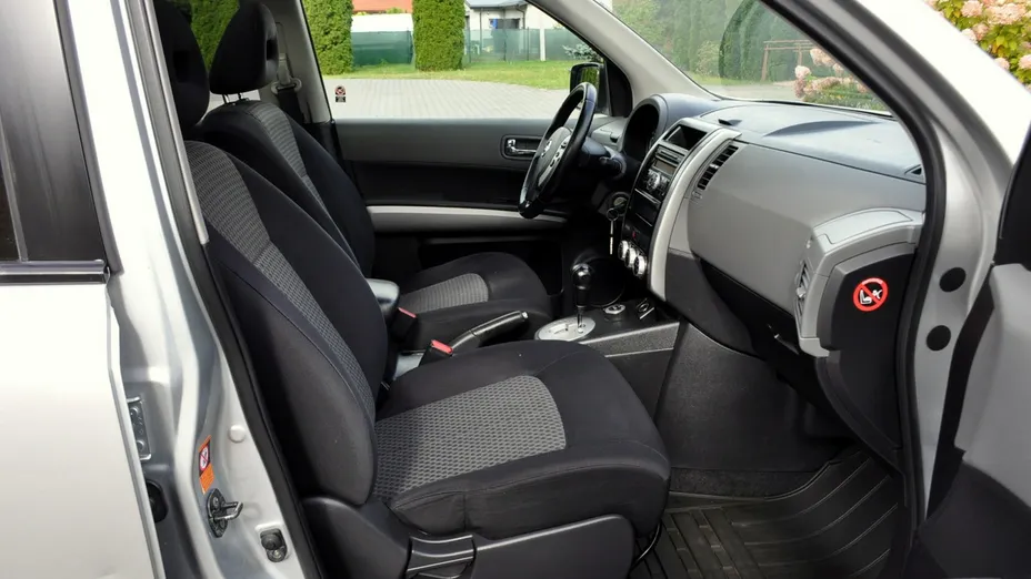 NISSAN X-Trail -