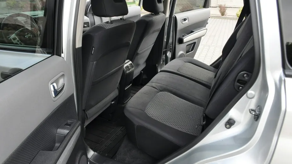 NISSAN X-Trail -