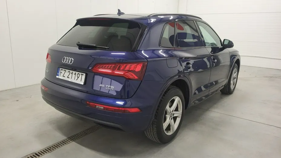 AUDI Q5 -