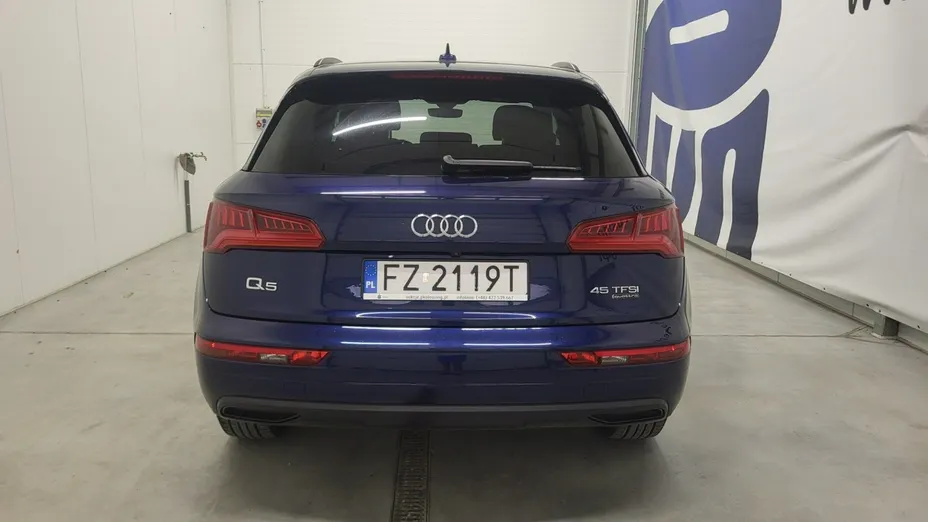 AUDI Q5 -
