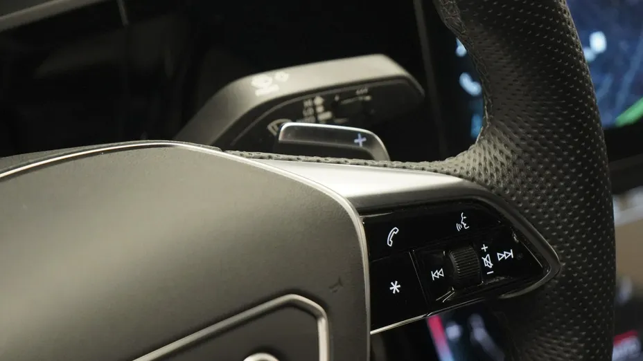 AUDI Q8 Sportback e-tron -