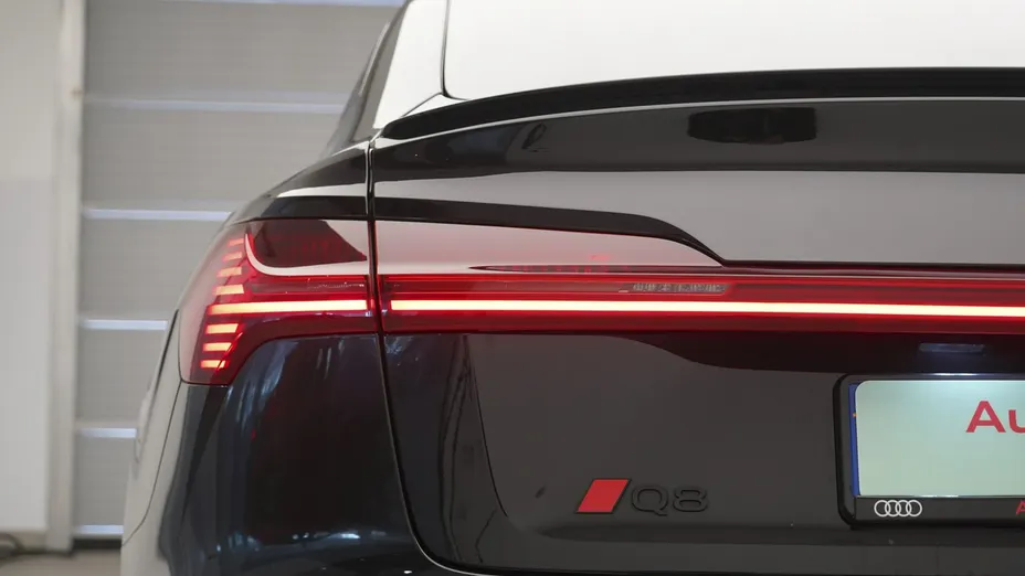 AUDI Q8 Sportback e-tron -