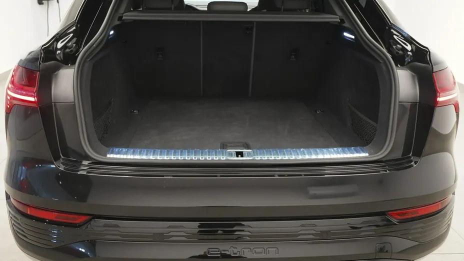 AUDI Q8 Sportback e-tron -