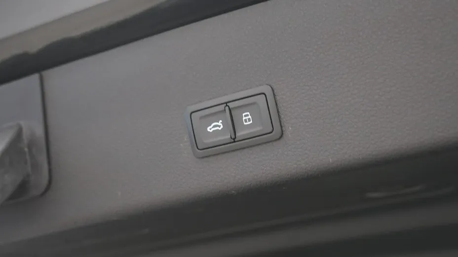 AUDI Q8 Sportback e-tron -