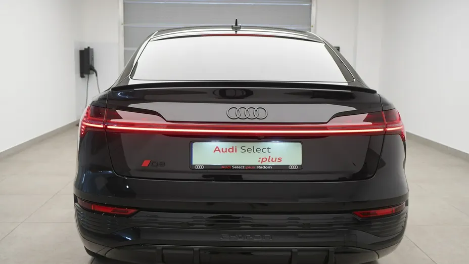 AUDI Q8 Sportback e-tron -