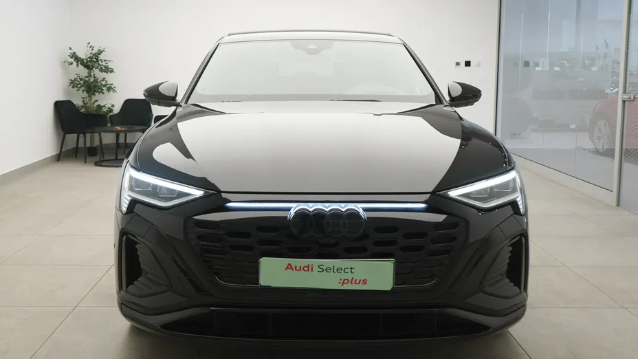 AUDI Q8 Sportback e-tron -