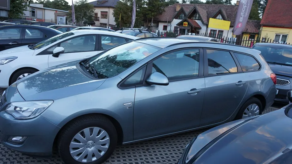 OPEL Astra -