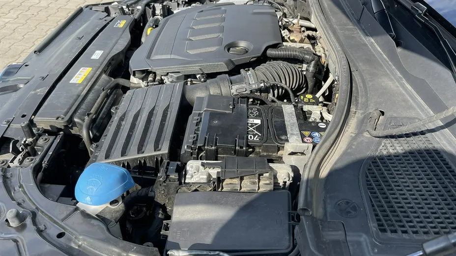 VOLKSWAGEN Passat -