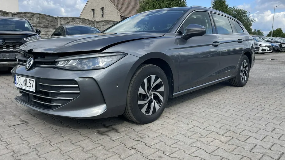 VOLKSWAGEN Passat -