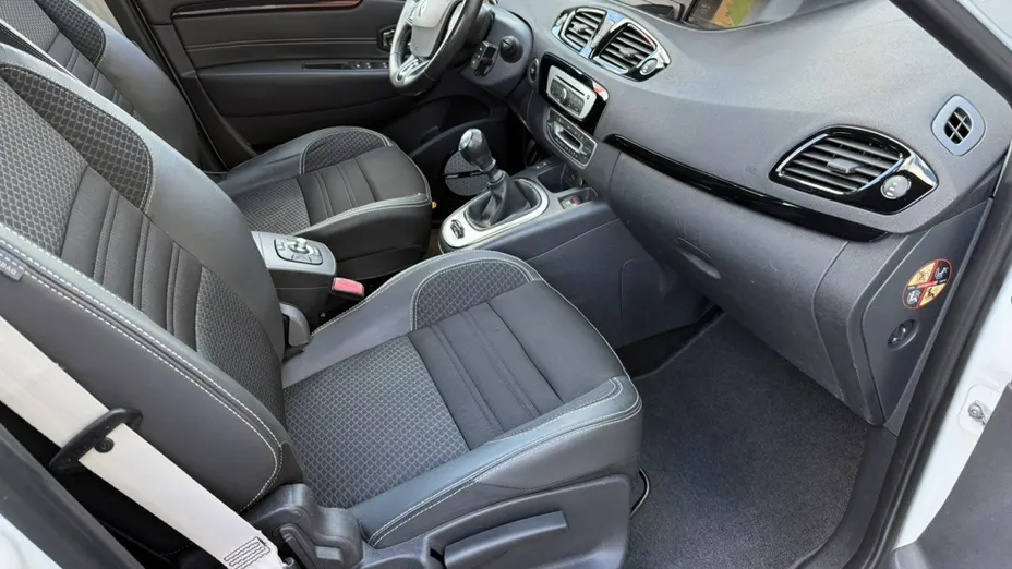 RENAULT Scenic -