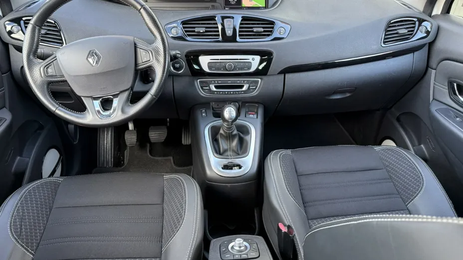 RENAULT Scenic -
