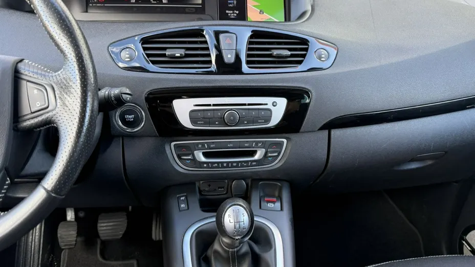 RENAULT Scenic -