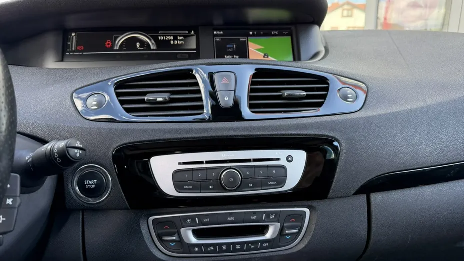 RENAULT Scenic -