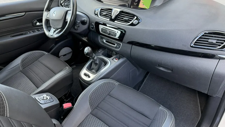 RENAULT Scenic -