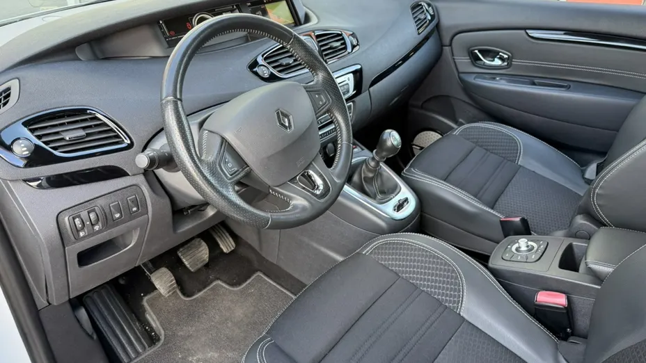 RENAULT Scenic -