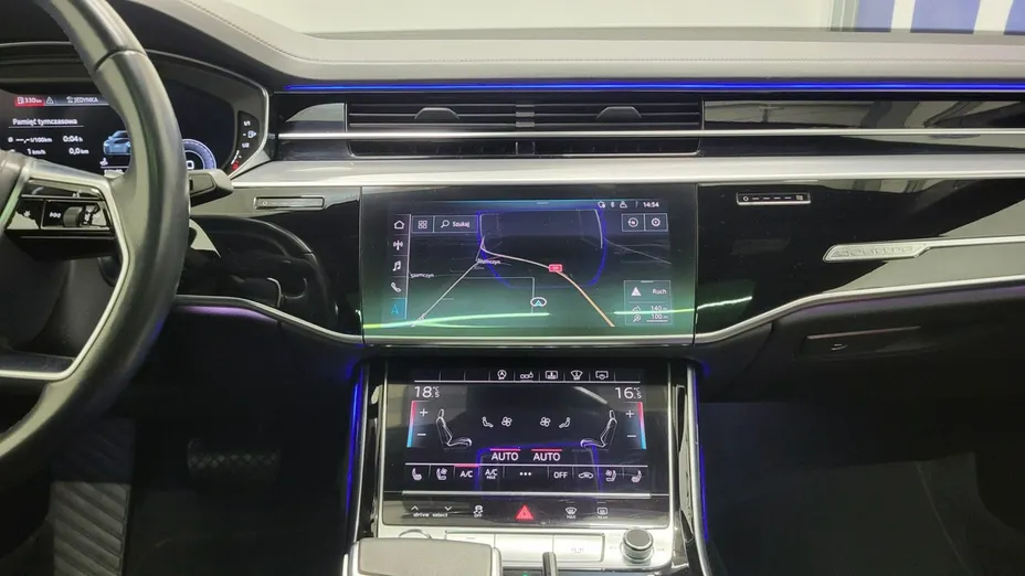 AUDI A8 -
