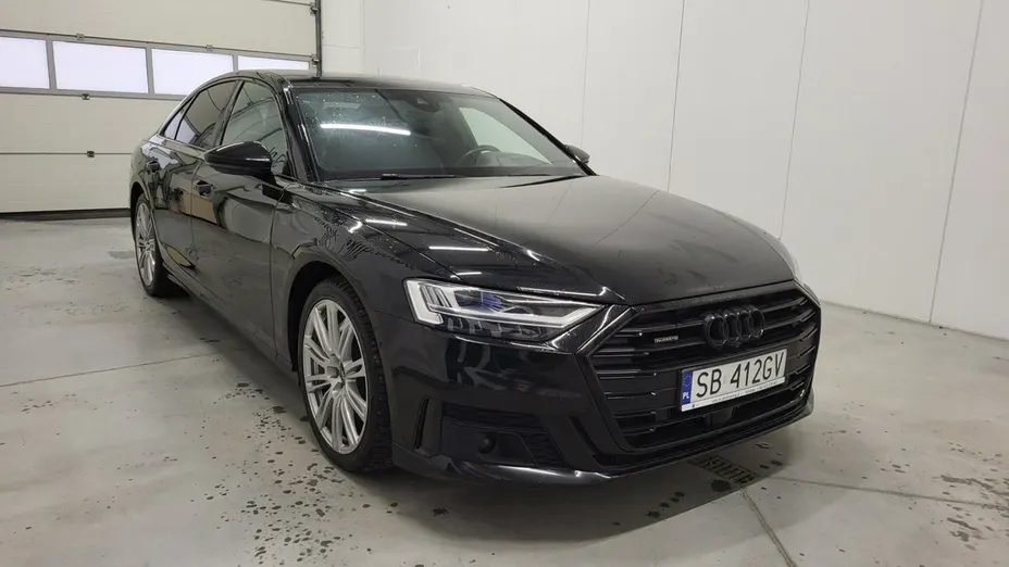 AUDI A8 -