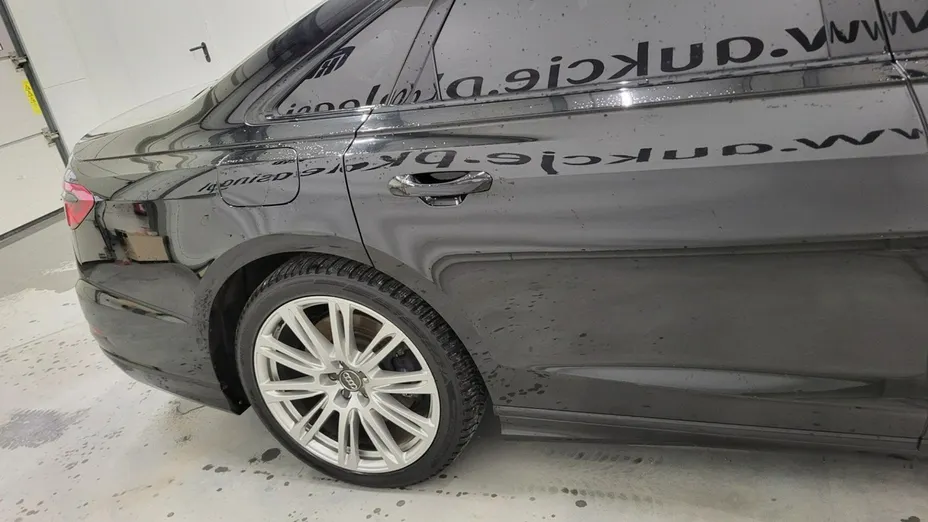 AUDI A8 -