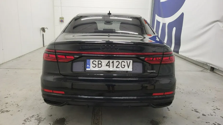 AUDI A8 -