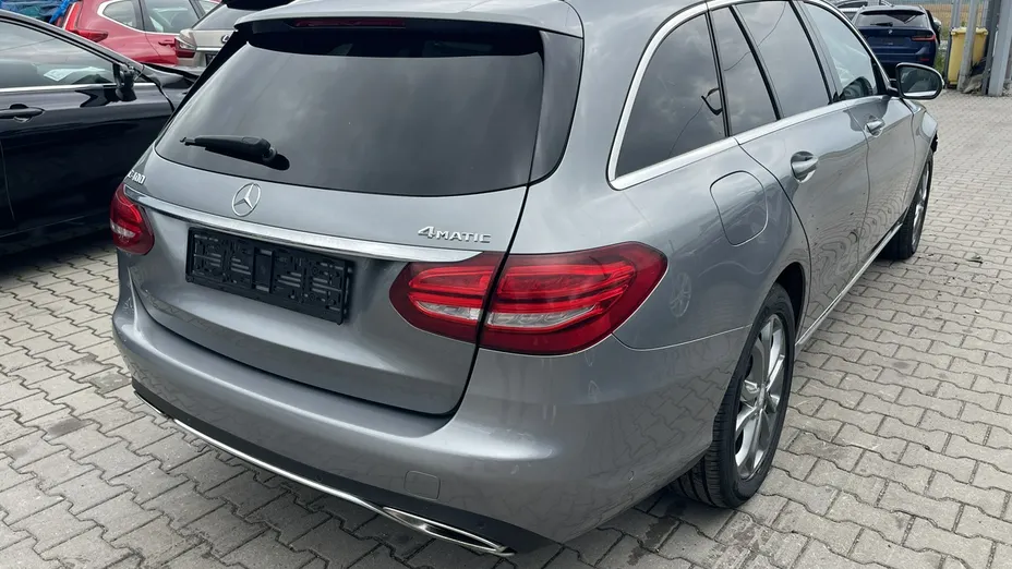MERCEDES-BENZ C Klasa -