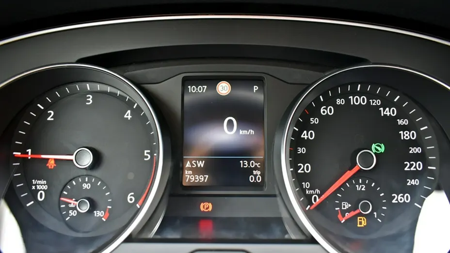 VOLKSWAGEN Passat -