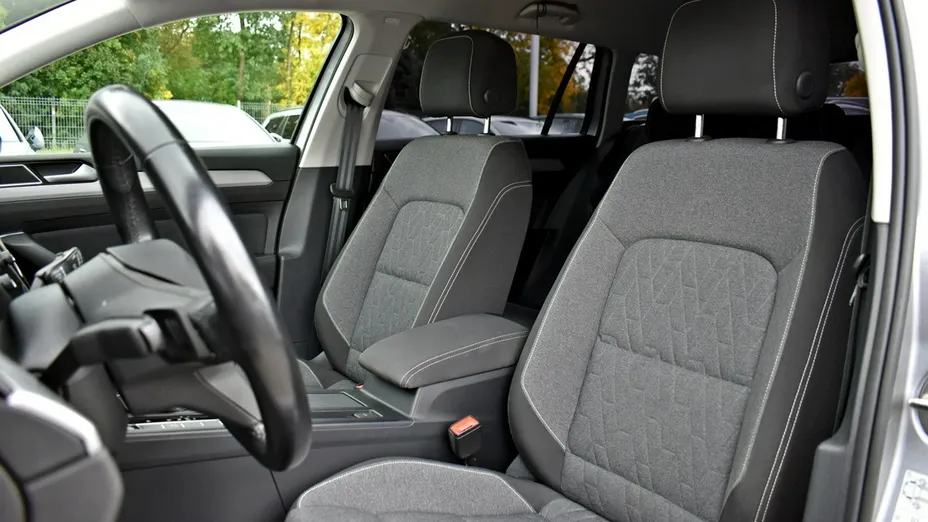 VOLKSWAGEN Passat -
