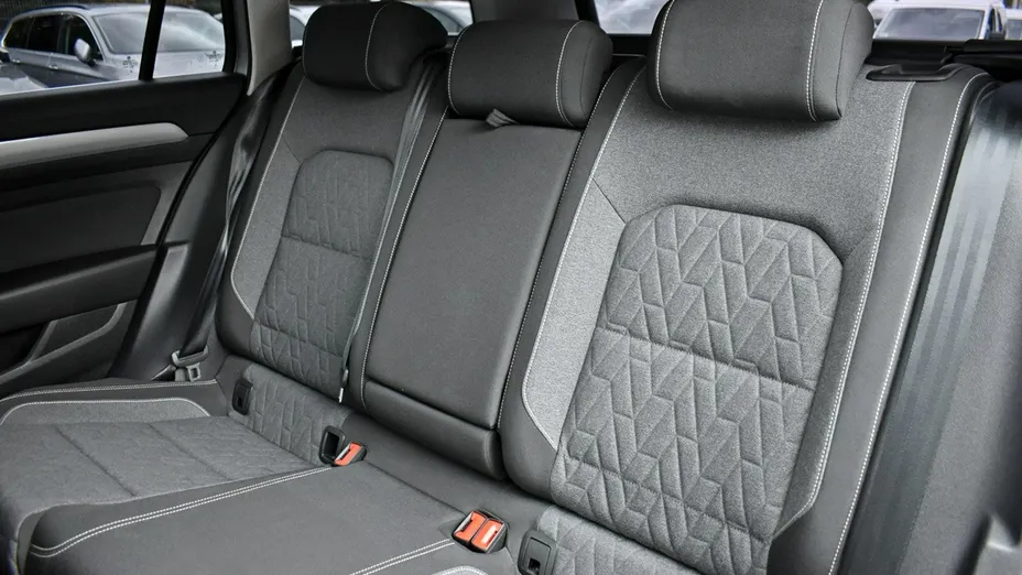 VOLKSWAGEN Passat -