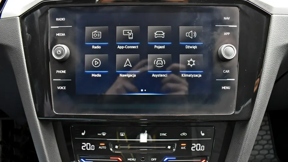 VOLKSWAGEN Passat -