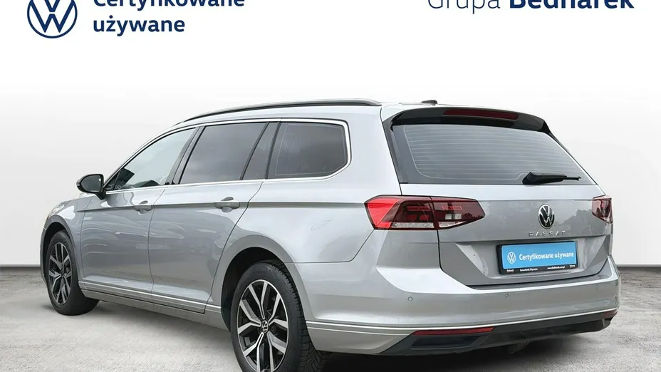 VOLKSWAGEN Passat -