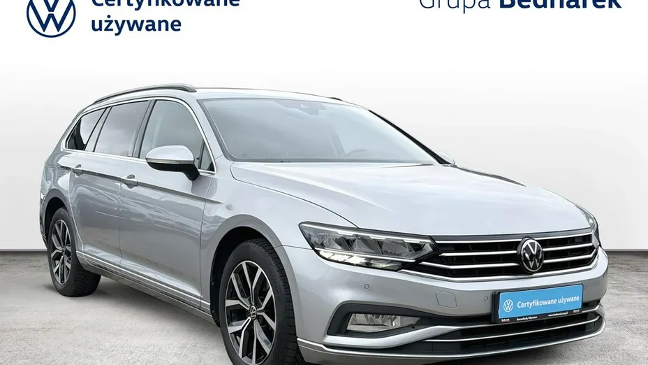 VOLKSWAGEN Passat -