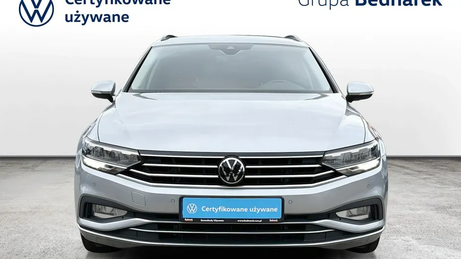 VOLKSWAGEN Passat -