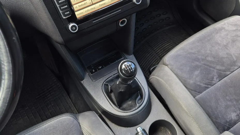 VOLKSWAGEN Touran -