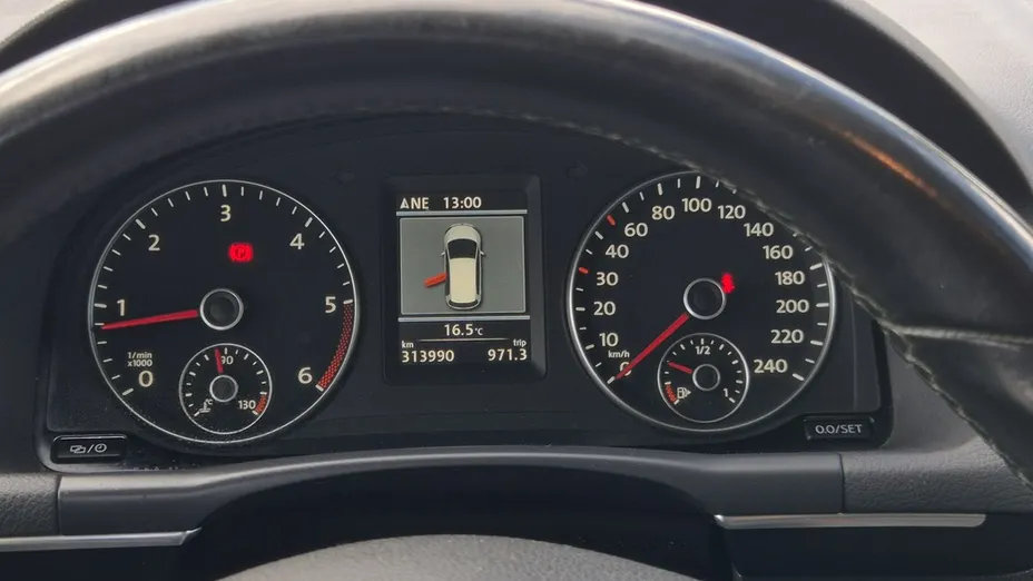 VOLKSWAGEN Touran -