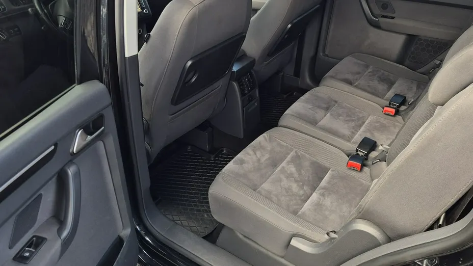 VOLKSWAGEN Touran -