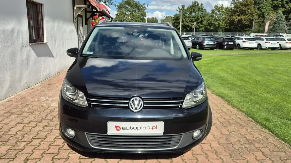 VOLKSWAGEN Touran -