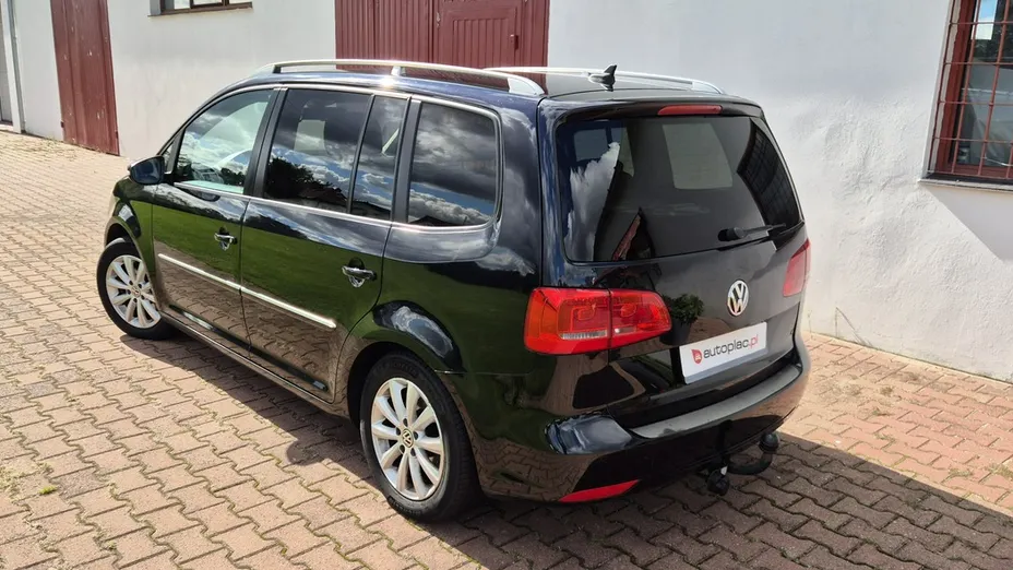 VOLKSWAGEN Touran -