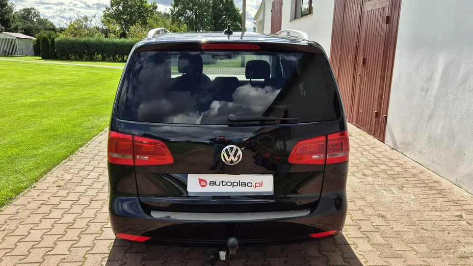 VOLKSWAGEN Touran -