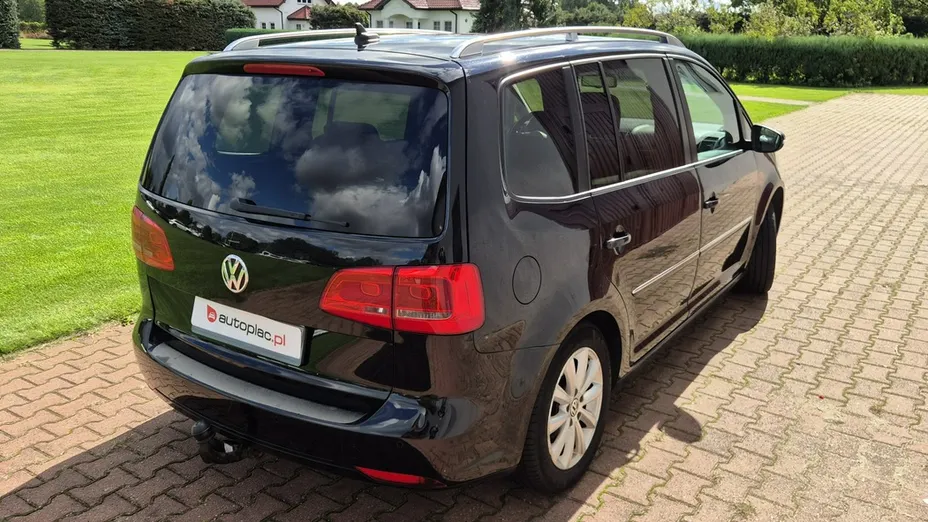 VOLKSWAGEN Touran -
