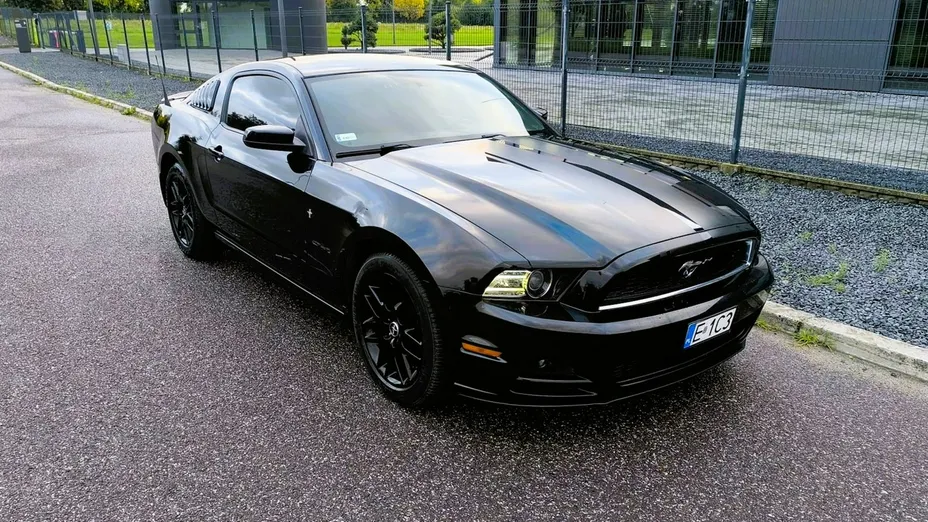 FORD Mustang -