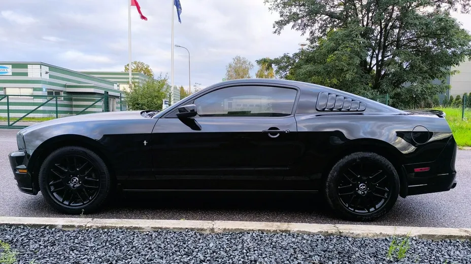 FORD Mustang -