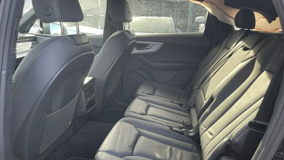 AUDI Q7 -