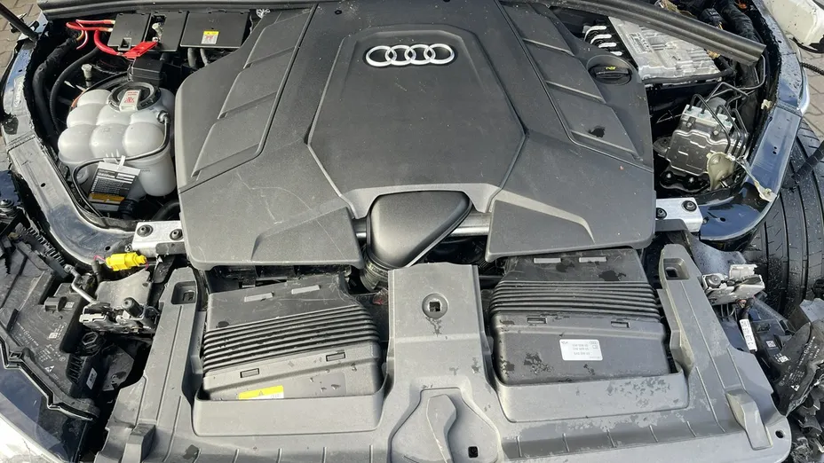 AUDI Q7 -