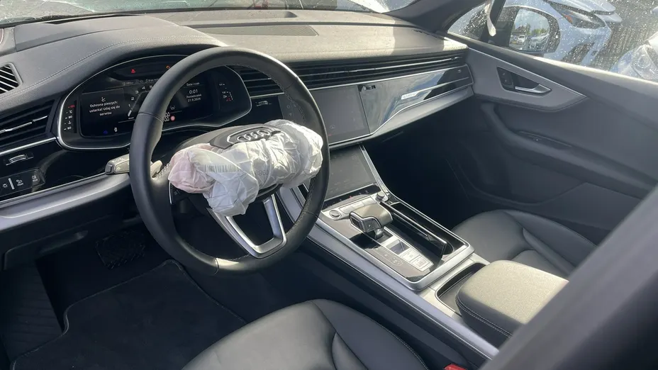 AUDI Q7 -