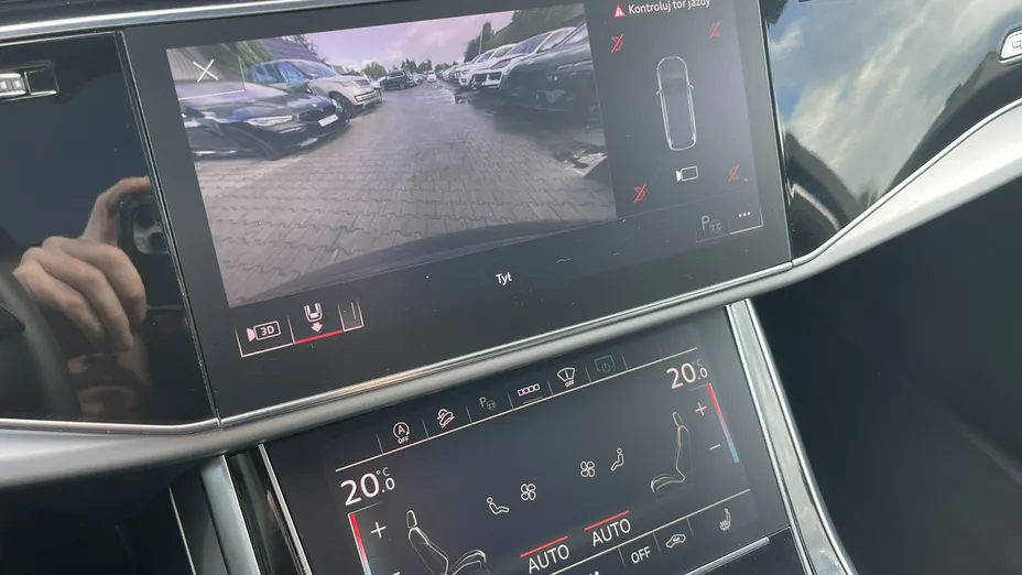 AUDI Q7 -