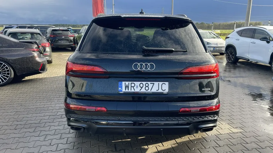 AUDI Q7 -