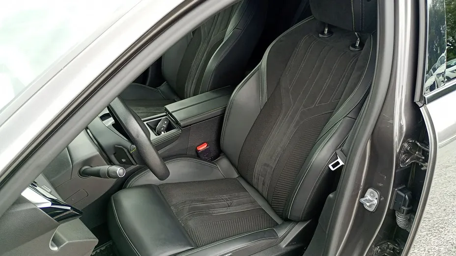 PEUGEOT 308 -
