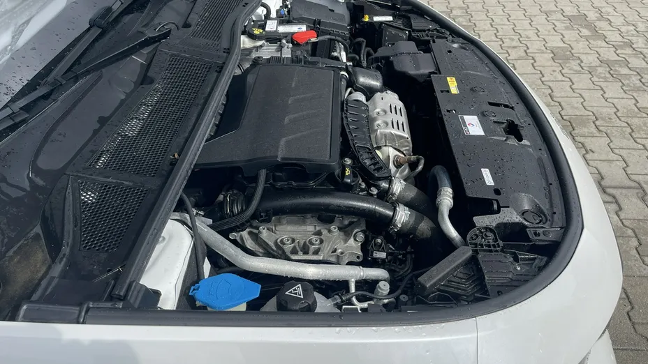 PEUGEOT 308 -