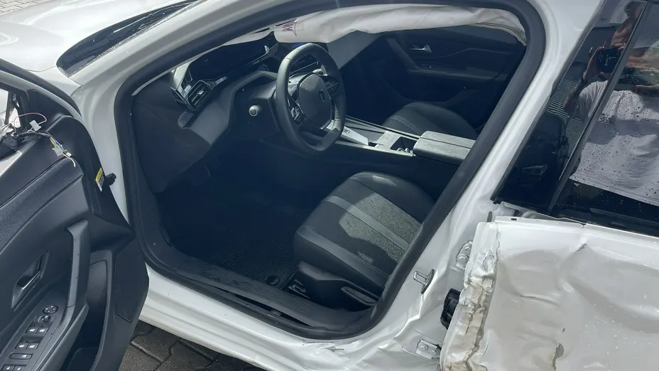PEUGEOT 308 -