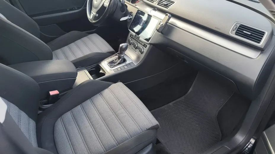 VOLKSWAGEN Passat -