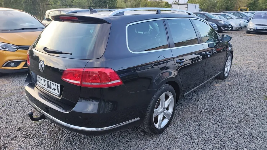 VOLKSWAGEN Passat -